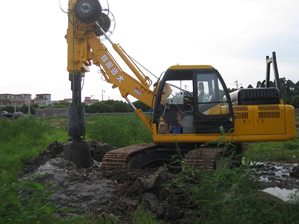 宅男在线视频网站建築機械廠生產的履帶式旋挖鑽